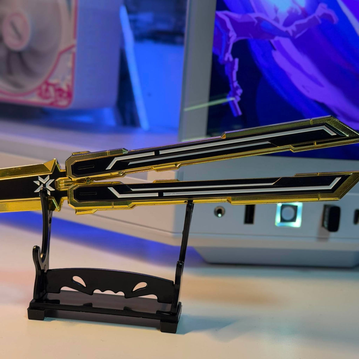 VALORANT Champions 2025 Butterfly Knife IRL Replica – 1:1 Metal Cosplay Prop – Blunt Melee